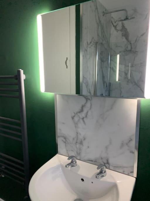 Tenby House For 6 With 2 Parking Spaces Екстер'єр фото